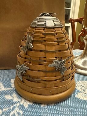 Longaberger Collectors Club Bee Hive Basket